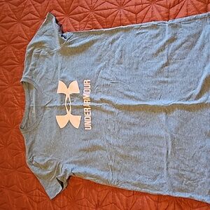 Under Armour t shirt sz. L loose fit womans
